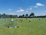 Laatste training S.K.N.W.K. JO11-1 van dit seizoen (104/110)